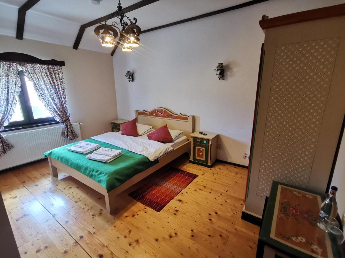 Pensiunea Casa Moga Bucium  Экстерьер фото
